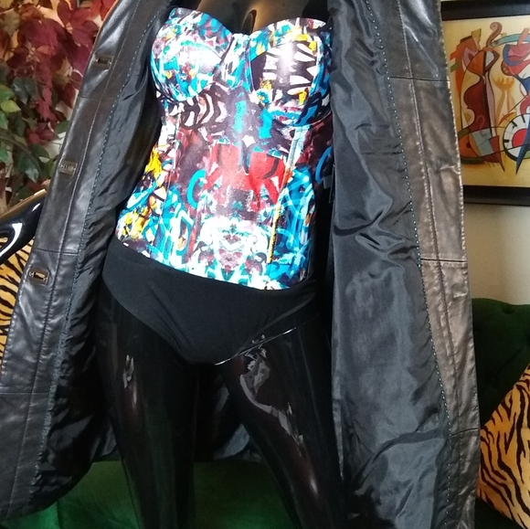 3/4 Length Leather Quilted Twist lock coat - Picture 9 of 11